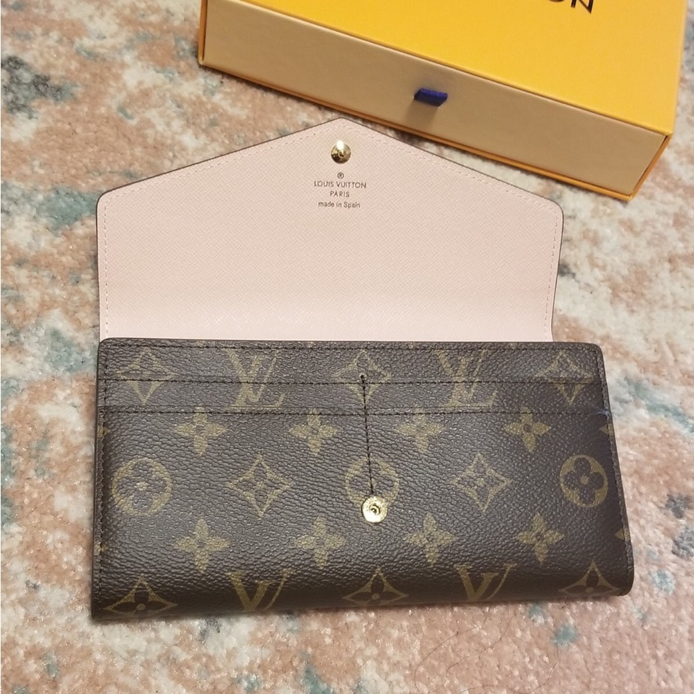 Louis Vuitton Sarah Wallet Pink
